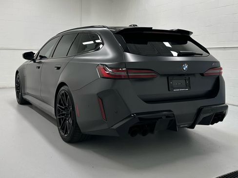 Used 2026 BMW M5 Touring AWD/4WD image 8