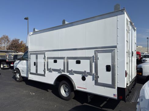 New 2025 Chevrolet Express 4500 w/ Power Convenience Package image 5