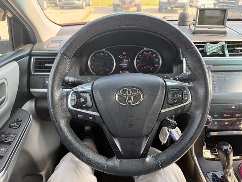 Used 2017 Toyota Camry SE FWD image 16
