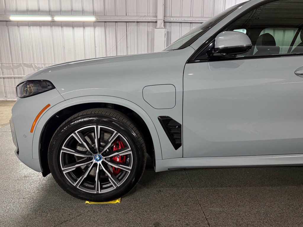 Used 2024 BMW X5 xDrive50e w/ M Sport Package AWD/4WD image 16