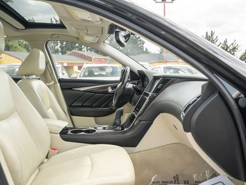 Used 2018 INFINITI Q50 Luxe w/ Essential Package (3.0T Luxe) AWD/4WD image 11