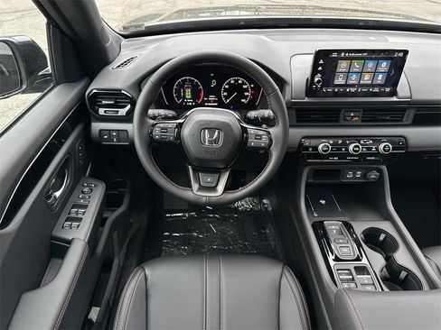 New 2025 Honda Pilot TrailSport image 24