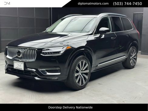 Used 2023 Volvo XC90 B6 Plus image 1