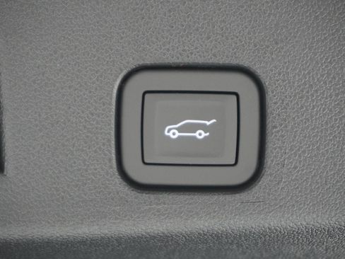 New 2026 Chevrolet Traverse RS image 7