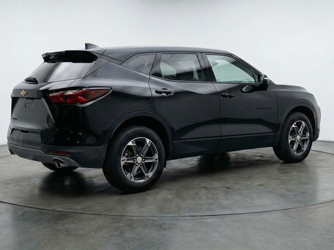 Used 2025 Chevrolet Blazer LT FWD image 9