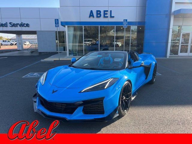 Used 2025 Chevrolet Corvette Z06 RWD image 1