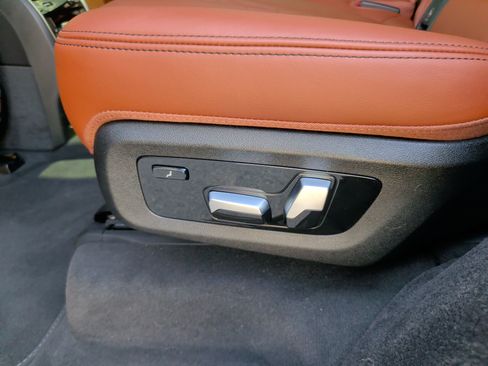 Certified 2024 BMW X7 M60i w/ Executive Package image 43