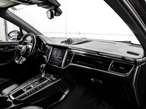 Used 2017 Porsche Macan GTS w/ Premium Package Plus AWD/4WD image 19