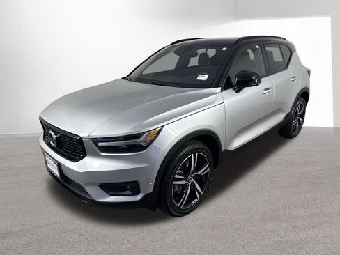 Used 2019 Volvo XC40 T5 R-Design image 24