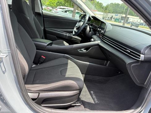 Certified 2021 Hyundai Elantra SEL w/ Convenience Package FWD image 15