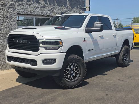 Used 2023 RAM 2500 Laramie AWD/4WD image 1
