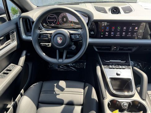 New 2025 Porsche Cayenne Coupe image 17
