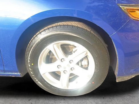 Used 2023 Chevrolet Malibu LS FWD image 24