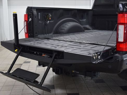 Used 2022 Ford F350 Lariat w/ Black Appearance Package AWD/4WD image 23