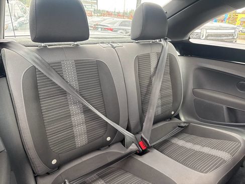 Used 2014 Volkswagen Beetle R-Line image 19