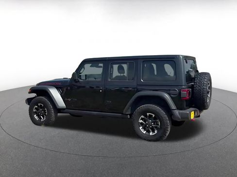 Used 2025 Jeep Wrangler Unlimited Rubicon AWD/4WD image 8