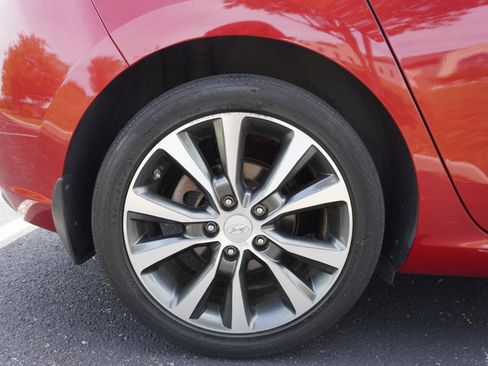 Used 2018 Hyundai Elantra GT FWD image 31