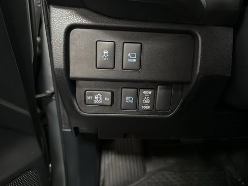 Used 2022 Toyota Tacoma Limited image 32