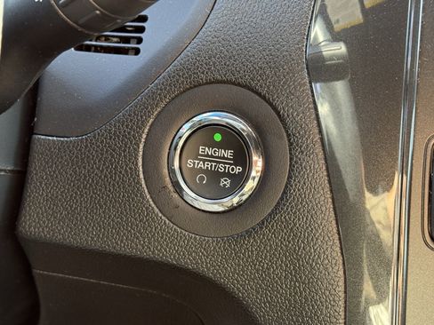 Used 2017 Ford Explorer XLT image 24