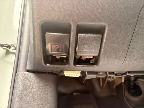 Used 2022 Toyota RAV4 XLE AWD/4WD image 27