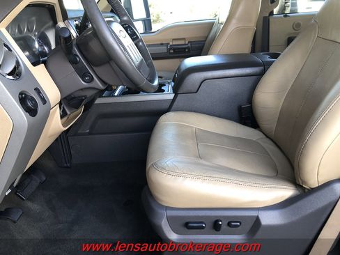 Used 2011 Ford F250 Lariat w/ Lariat Interior Pkg image 10