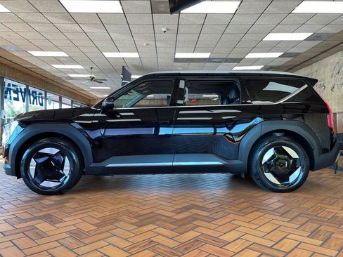 Used 2024 Kia EV9 Wind image 8