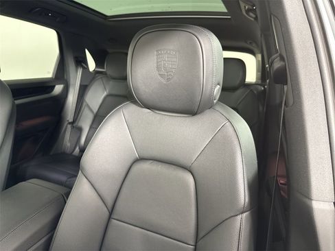 New 2026 Porsche Cayenne S image 40