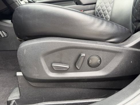 Certified 2023 Ford Edge Titanium image 9