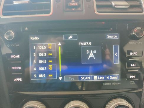 Used 2017 Subaru Forester 2.5i Premium AWD/4WD image 18