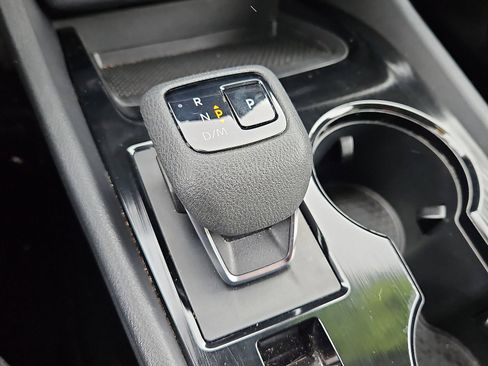 Used 2023 Nissan Rogue SV FWD image 12