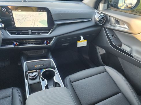 New 2026 Chevrolet Equinox LT w/ Convenience Package II image 19