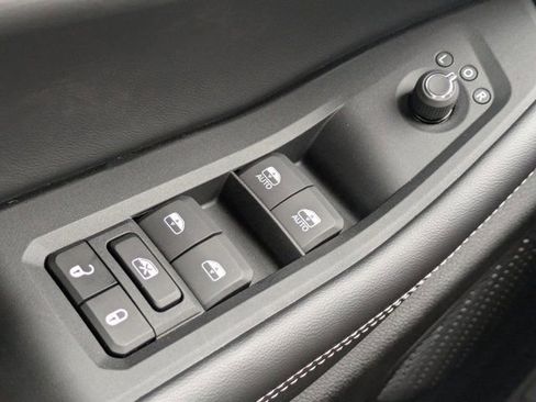 New 2025 Jeep Grand Cherokee Altitude AWD/4WD image 21