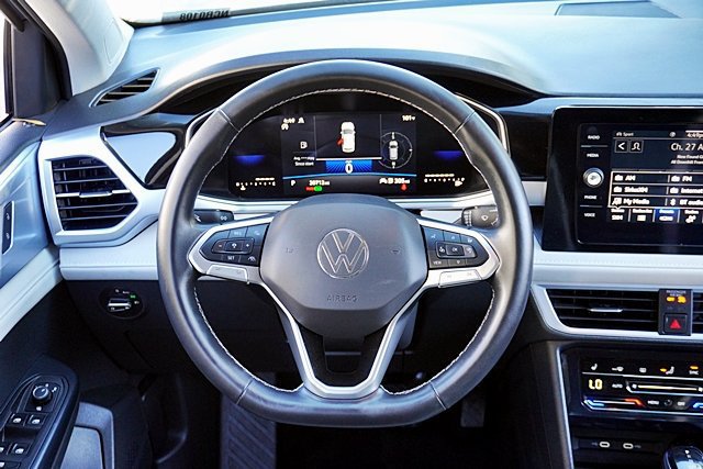 Used 2025 Volkswagen Taos SE AWD/4WD image 29