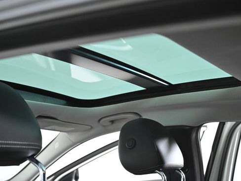 Used 2019 INFINITI QX30 Premium w/ Navigation Package image 28