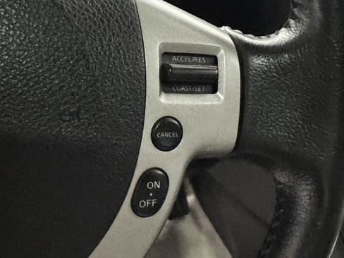 Used 2013 Nissan Rogue SL AWD/4WD image 6