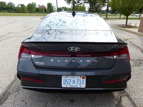 Used 2026 Hyundai Elantra Sport FWD image 8