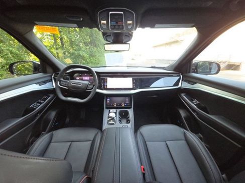 Used 2024 Jeep Wagoneer Launch Edition AWD/4WD image 31
