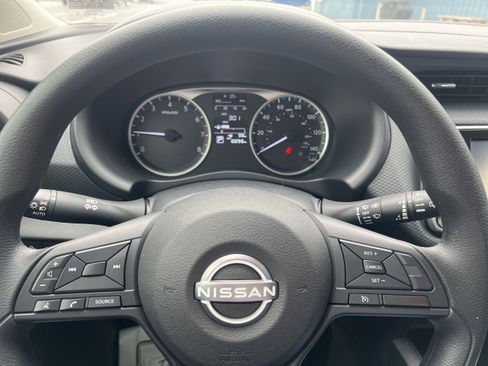 Used 2024 Nissan Kicks S image 12