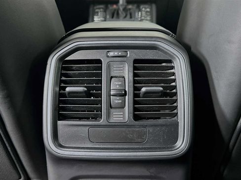 Certified 2018 Porsche Macan Turbo AWD/4WD image 27