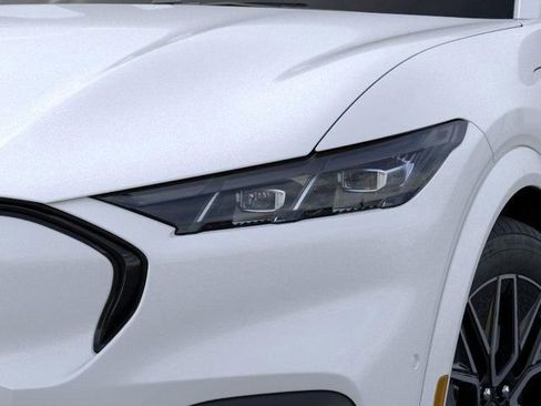 New 2025 Ford Mustang Mach-E Premium image 18