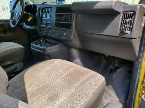 Used 2021 Chevrolet Express 2500 RWD image 37