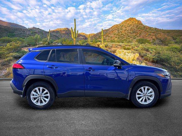 Used 2025 Toyota Corolla Cross LE w/ Moonroof Package AWD/4WD image 8