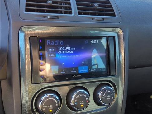 Used 2012 Dodge Challenger SXT image 15