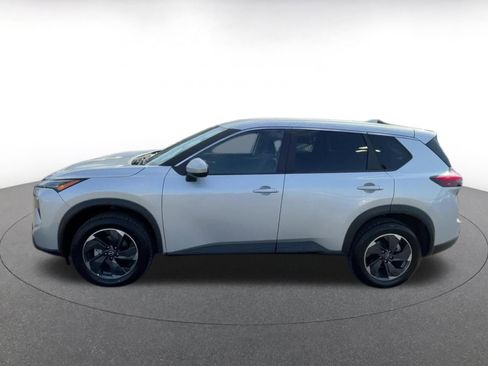 Used 2025 Nissan Rogue SV image 9