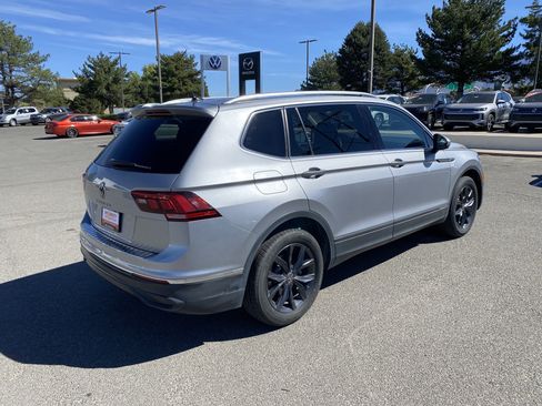 Used 2023 Volkswagen Tiguan SE w/ Panoramic Sunroof Package FWD image 44