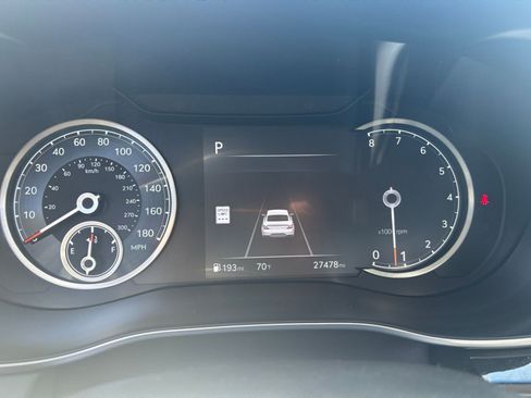Used 2025 Genesis G70 2.5T AWD/4WD image 39