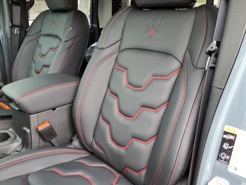 New 2025 Jeep Gladiator Rubicon w/ Convenience Group image 15