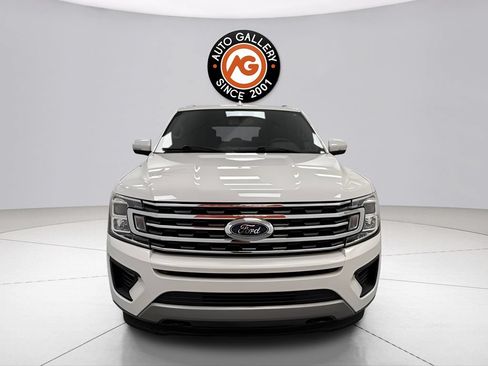 Used 2020 Ford Expedition XLT w/ Equipment Group 202A AWD/4WD image 3