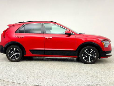 Used 2023 Kia Niro image 4