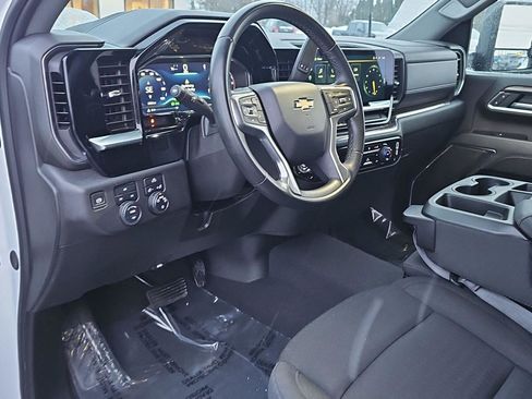 Used 2024 Chevrolet Silverado 2500 LT image 12